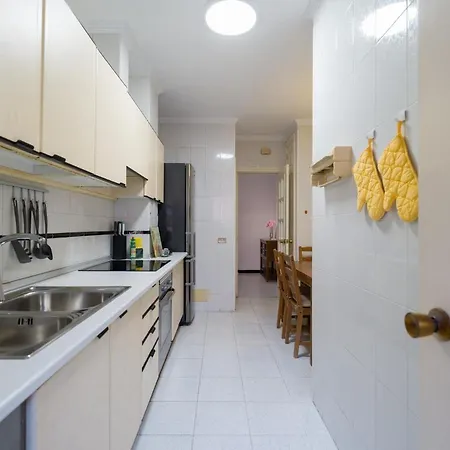 Apartment Three Bedroom Flat With Pool And Sea View *