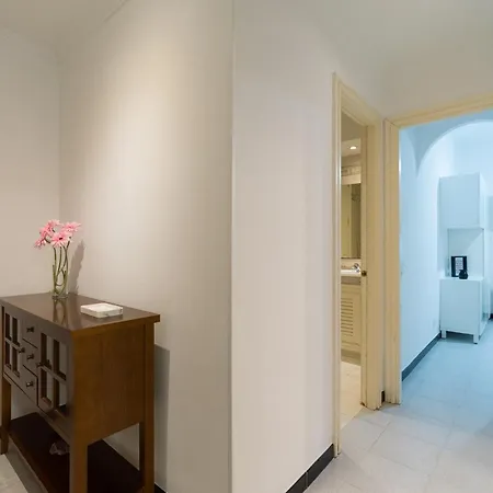 Three Bedroom Flat With Pool And Sea View Apartment *